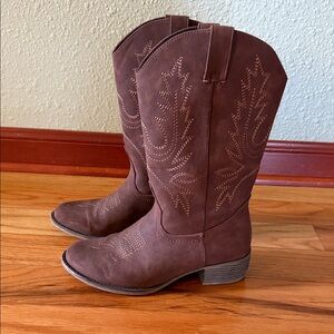 Child size 4M Brown Western Boots